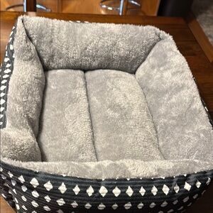 Like New Never Used Cozy Gray Small Pet Bed with Blue Patterned Sides